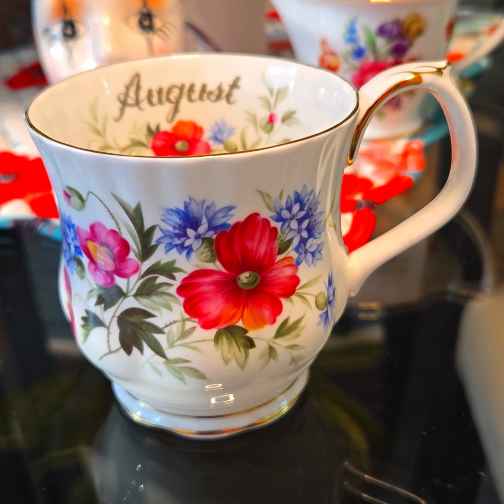 Royal Albert Flower of the month August, Cup.